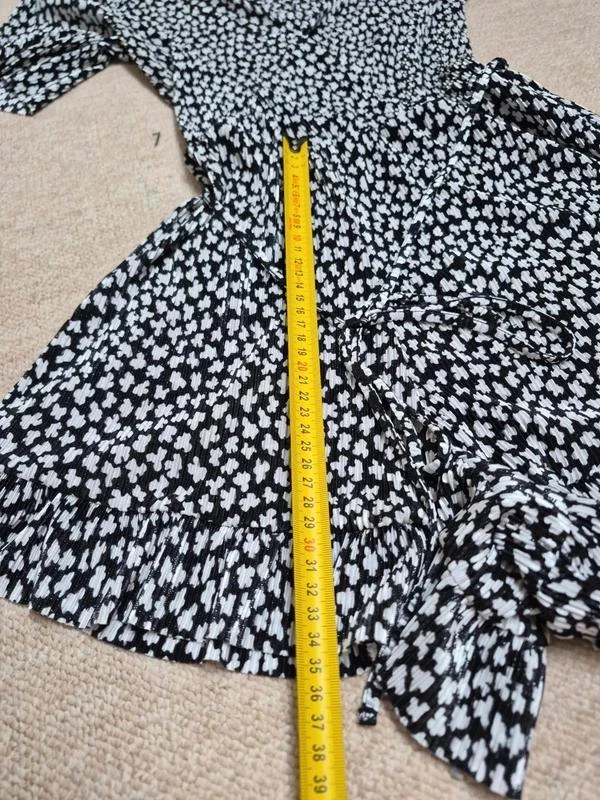 Pull&Bear Mono corto Y2K con motivo blanco y negro talla M – photo 14